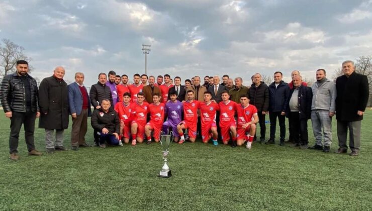 Gölyakaspor Şampiyonluğunu İlan Etti! Kupa Arslantürk’ten