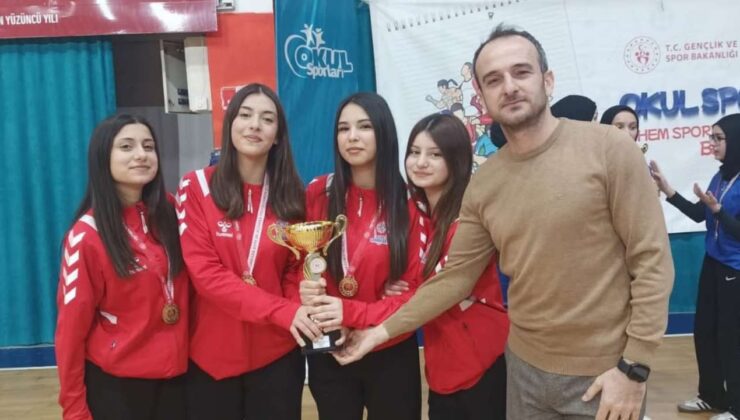 Düzce’de Gençler Dart Müsabakaları Büyük Heyecanla Sona Erdi