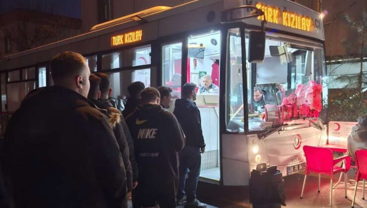 Gençler ve Personel Kan Bağışıyla Umut Oldu