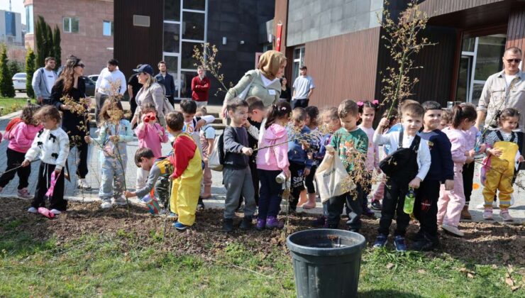 Orman Haftası Etkinlikleri, Türkiye’nin Ağaçları ve Çalıları Konferansı ve Keşif Gezisi ile Tamamlandı