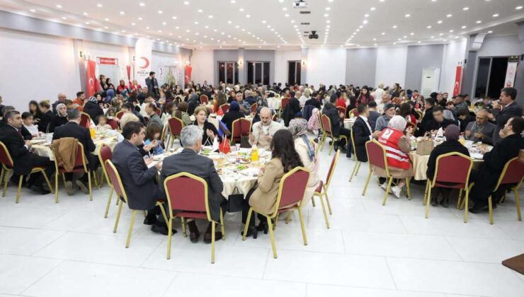 Düzce’de Yetimler Günü’nde Anlamlı İftar Programı