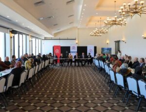 Başkan Özlü Muhtarlarla Buluştu: 2026’da Altyapıya 500 Milyon Liralık Yatırım