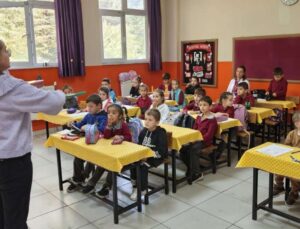 Kaynaşlı’da Öğrencilere Sağlık Eğitimi; Günlük Yaşamda Dikkat Edilmesi Gerekenler Anlatıldı